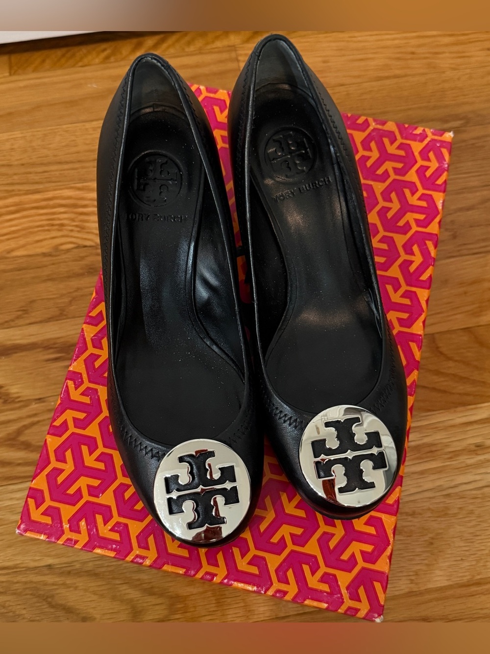 Tory Burch Sally Black Leather Silver Logo Wedge Pumps 6.5 NEW